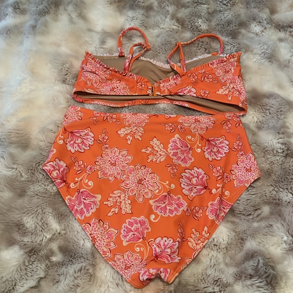 Swimsuit - Picture 5 of 7